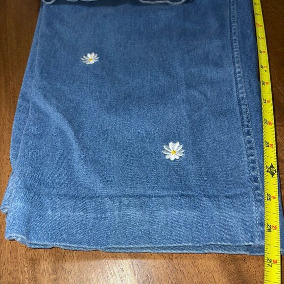 The Quacker Factory Jeans Women’s 28 (44x26) Blue Embroidered Flowers spandex - Picture 8 of 9